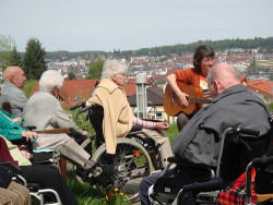 augustkayserstiftung.de